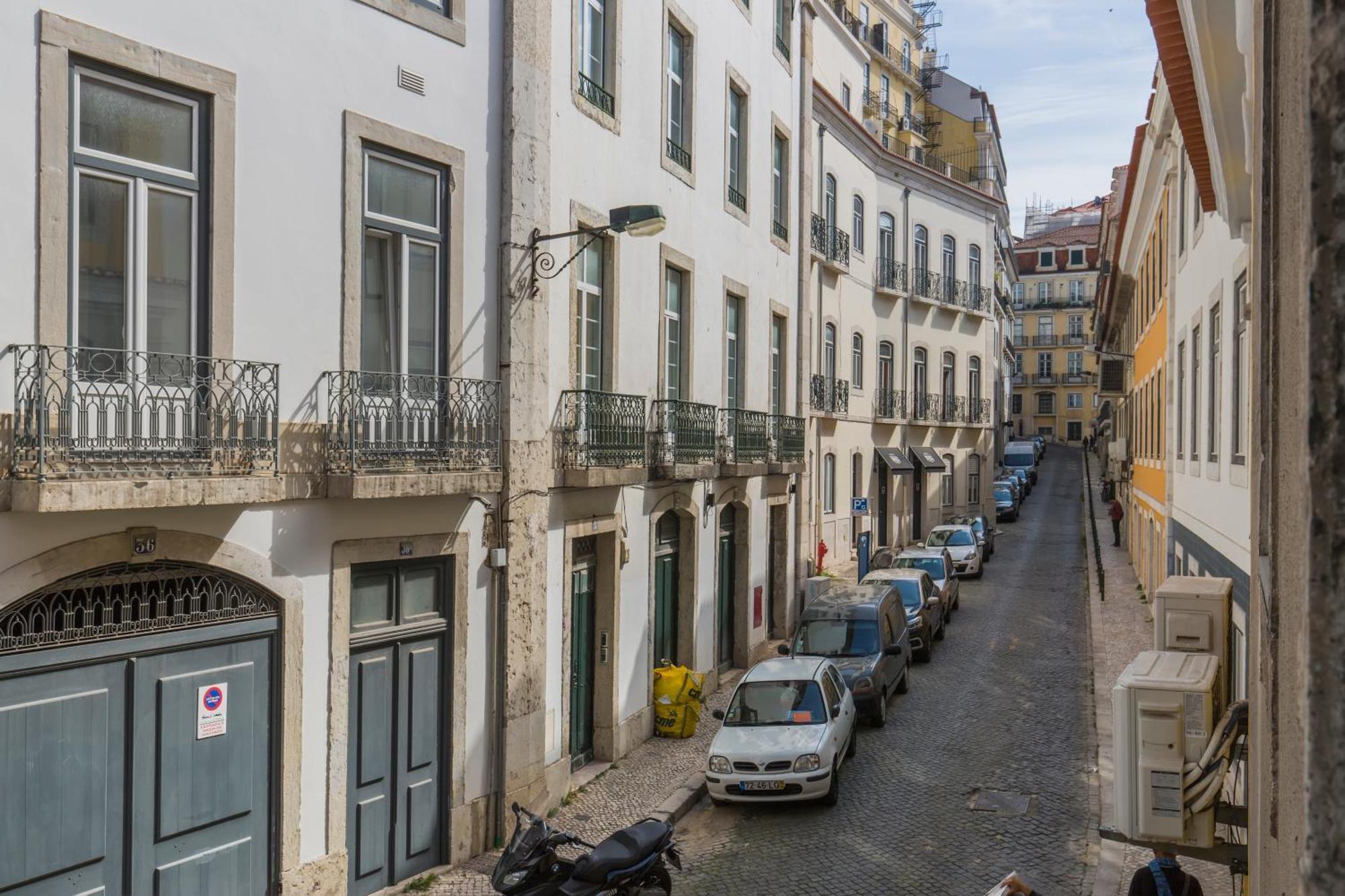 100 A - Central Lisbon Flat By Pink St. * Lisboa