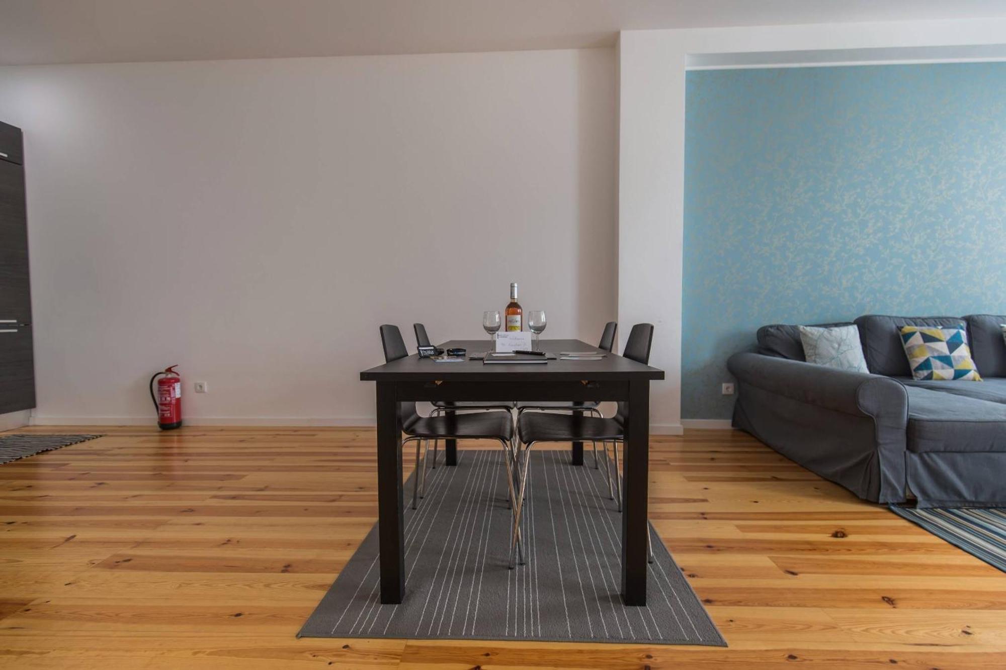 100 A - Central Lisbon Flat By Pink St. * Lisboa